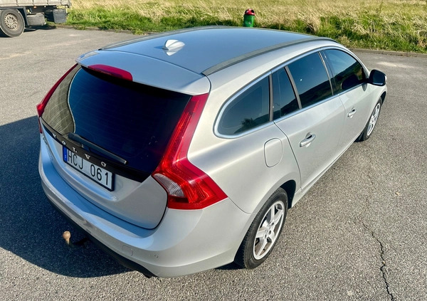 Volvo V60 cena 29500 przebieg: 266000, rok produkcji 2012 z Jedlina-Zdrój małe 106